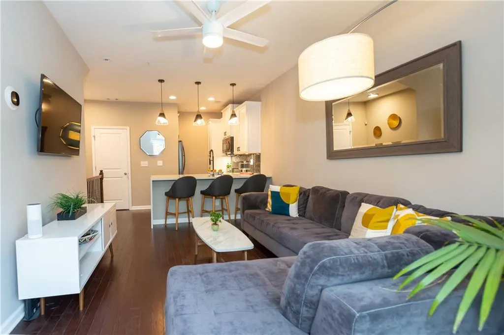 215 Semel Drive Nw Unit 448, Atlanta, Georgia 30309, 2 Bedrooms Bedrooms, ,2 BathroomsBathrooms,Residential,Sold,215 Semel Drive Nw Unit 448,6804235