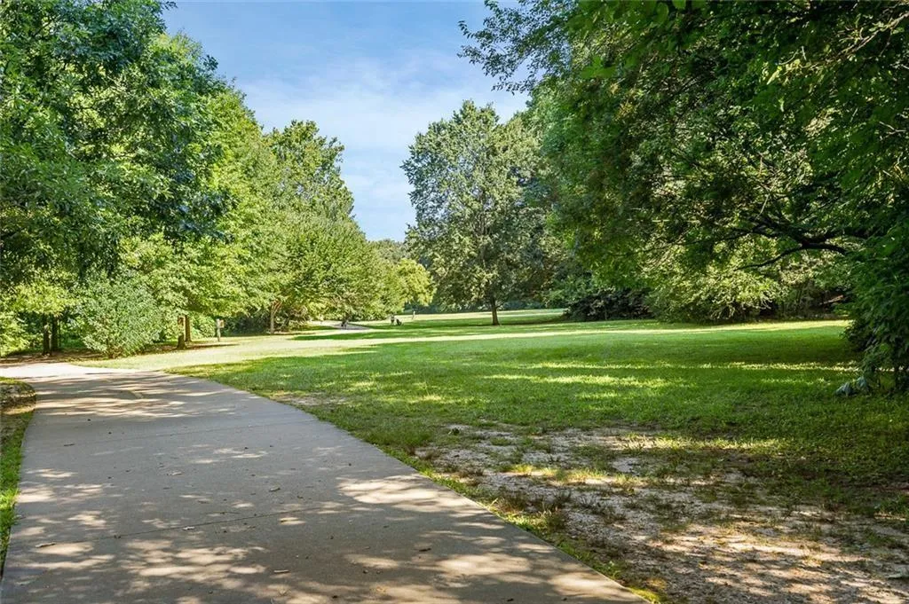 215 Semel Drive Nw Unit 448, Atlanta, Georgia 30309, 2 Bedrooms Bedrooms, ,2 BathroomsBathrooms,Residential,Sold,215 Semel Drive Nw Unit 448,6804235