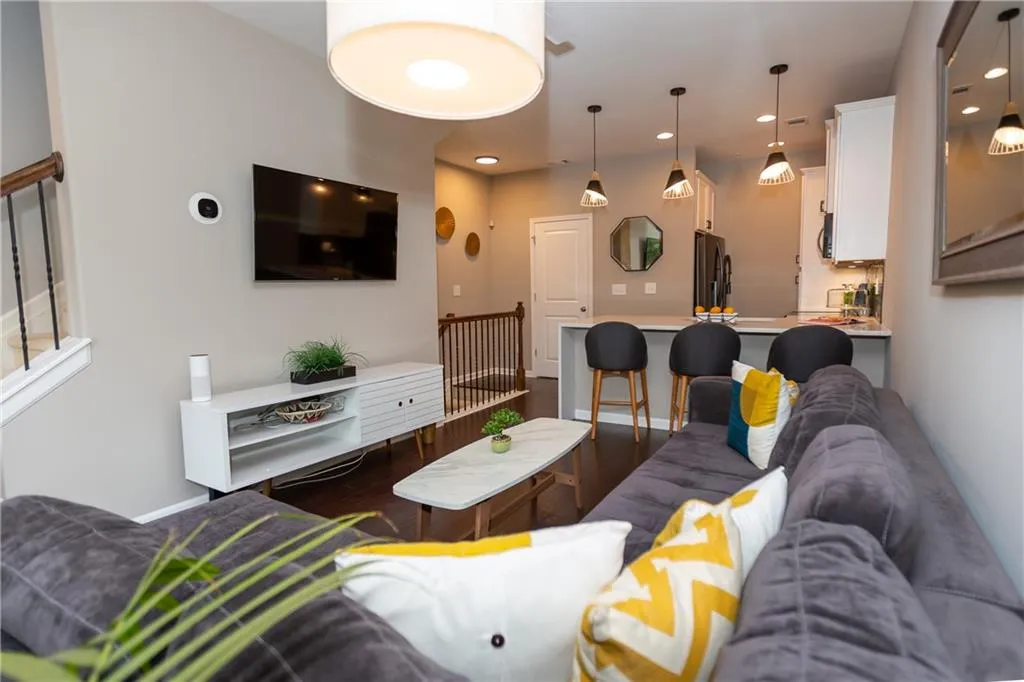 215 Semel Drive Nw Unit 448, Atlanta, Georgia 30309, 2 Bedrooms Bedrooms, ,2 BathroomsBathrooms,Residential,Sold,215 Semel Drive Nw Unit 448,6804235