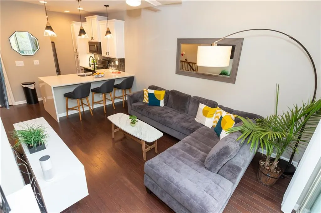215 Semel Drive Nw Unit 448, Atlanta, Georgia 30309, 2 Bedrooms Bedrooms, ,2 BathroomsBathrooms,Residential,Sold,215 Semel Drive Nw Unit 448,6804235
