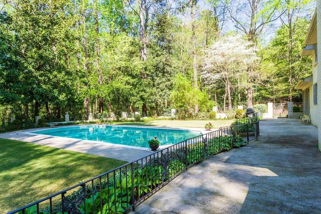 1890 Old Dominion Drive, Sandy Springs, Georgia 30350, 6 Bedrooms Bedrooms, ,3 BathroomsBathrooms,Residential,Sold,1890 Old Dominion Drive,6535458