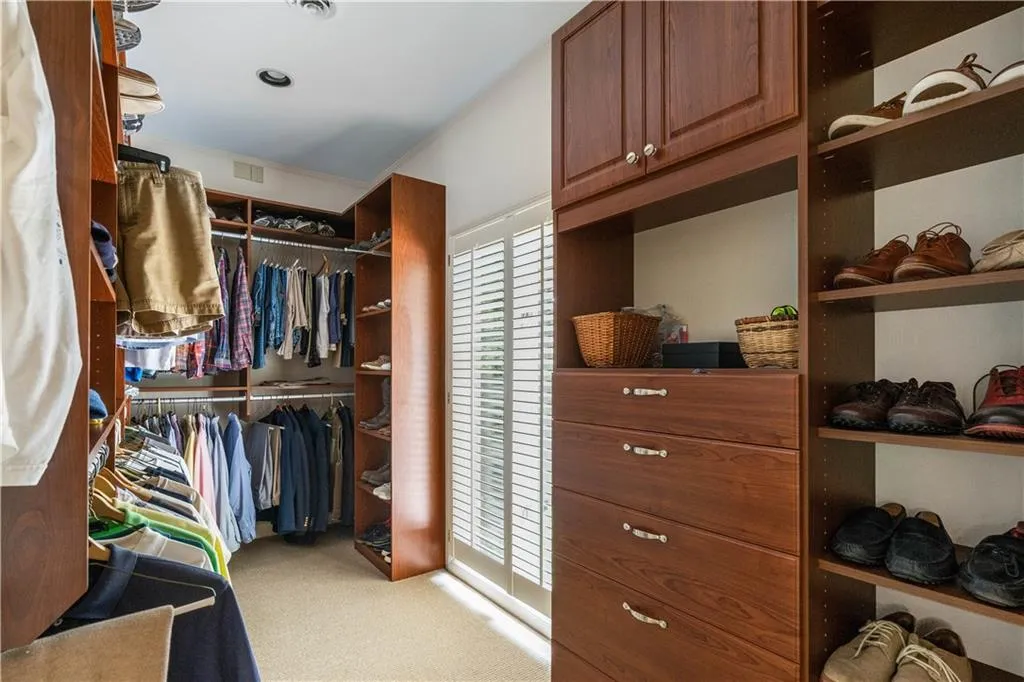 355 Cameron Ridge Drive, Sandy Springs, Georgia 30328, 5 Bedrooms Bedrooms, ,5 BathroomsBathrooms,Residential,Sold,355 Cameron Ridge Drive,6762165