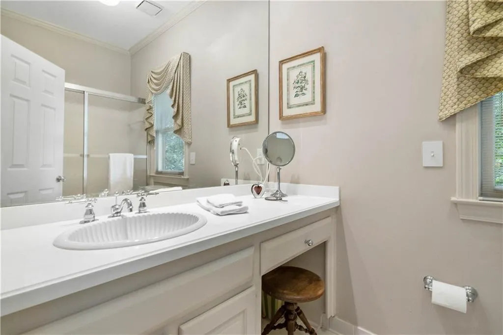 355 Cameron Ridge Drive, Sandy Springs, Georgia 30328, 5 Bedrooms Bedrooms, ,5 BathroomsBathrooms,Residential,Sold,355 Cameron Ridge Drive,6762165
