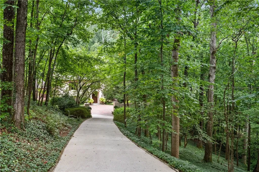 355 Cameron Ridge Drive, Sandy Springs, Georgia 30328, 5 Bedrooms Bedrooms, ,5 BathroomsBathrooms,Residential,Sold,355 Cameron Ridge Drive,6762165