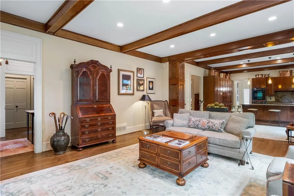 355 Cameron Ridge Drive, Sandy Springs, Georgia 30328, 5 Bedrooms Bedrooms, ,5 BathroomsBathrooms,Residential,Sold,355 Cameron Ridge Drive,6762165