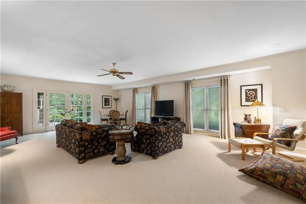 355 Cameron Ridge Drive, Sandy Springs, Georgia 30328, 5 Bedrooms Bedrooms, ,5 BathroomsBathrooms,Residential,Sold,355 Cameron Ridge Drive,6762165