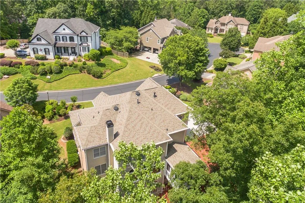 235 Lake Summit View, Atlanta, Georgia 30342, 5 Bedrooms Bedrooms, ,5 BathroomsBathrooms,Residential,Sold,235 Lake Summit View,6731237