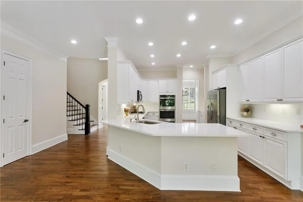 235 Lake Summit View, Atlanta, Georgia 30342, 5 Bedrooms Bedrooms, ,5 BathroomsBathrooms,Residential,Sold,235 Lake Summit View,6731237