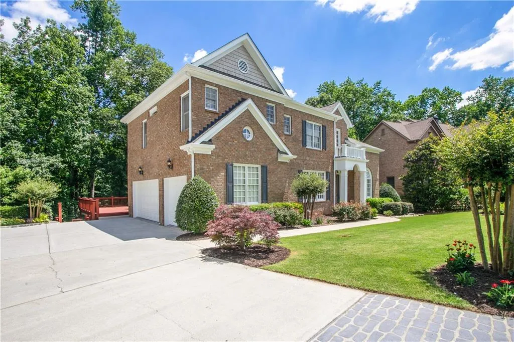 235 Lake Summit View, Atlanta, Georgia 30342, 5 Bedrooms Bedrooms, ,5 BathroomsBathrooms,Residential,Sold,235 Lake Summit View,6731237