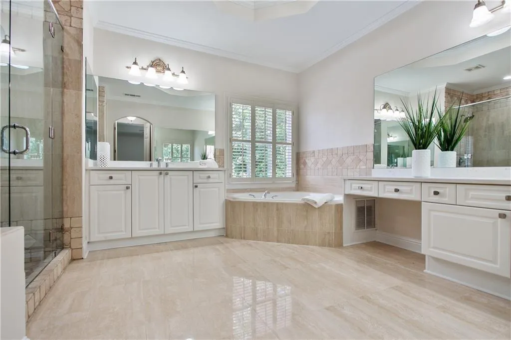 235 Lake Summit View, Atlanta, Georgia 30342, 5 Bedrooms Bedrooms, ,5 BathroomsBathrooms,Residential,Sold,235 Lake Summit View,6731237