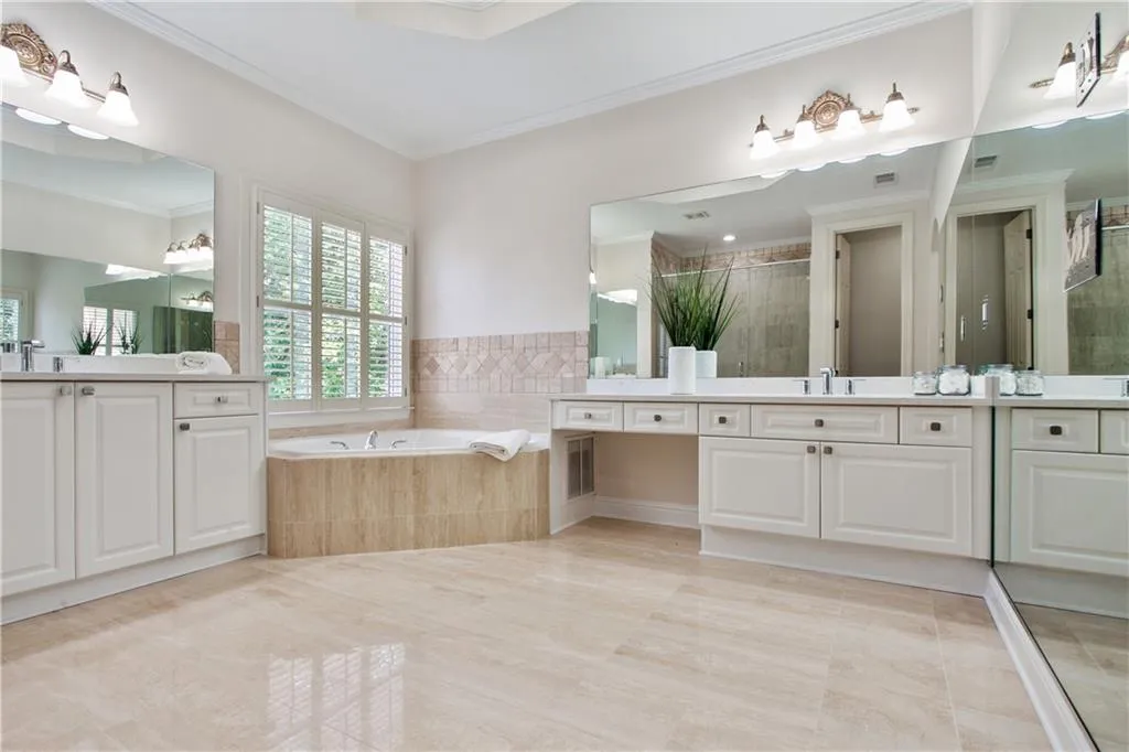 235 Lake Summit View, Atlanta, Georgia 30342, 5 Bedrooms Bedrooms, ,5 BathroomsBathrooms,Residential,Sold,235 Lake Summit View,6731237
