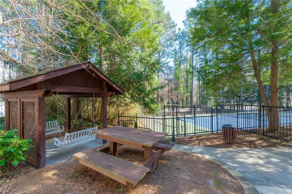 6800 Glenridge Drive Unit 6820b, Sandy Springs, Georgia 30328, 2 Bedrooms Bedrooms, ,2 BathroomsBathrooms,Residential,Sold,6800 Glenridge Drive Unit 6820b,7021806