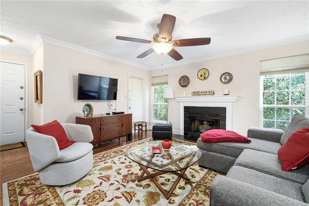 6800 Glenridge Drive Unit 6820b, Sandy Springs, Georgia 30328, 2 Bedrooms Bedrooms, ,2 BathroomsBathrooms,Residential,Sold,6800 Glenridge Drive Unit 6820b,7021806