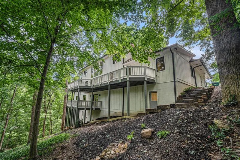 615 Colebrook Court, Sandy Springs, Georgia 30327, 4 Bedrooms Bedrooms, ,4 BathroomsBathrooms,Residential,For Sale,615 Colebrook Court,7614107