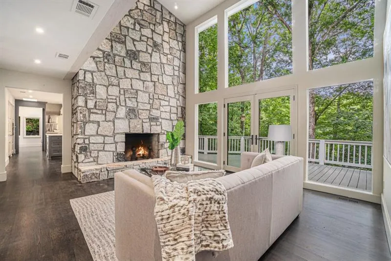 615 Colebrook Court, Sandy Springs, Georgia 30327, 4 Bedrooms Bedrooms, ,4 BathroomsBathrooms,Residential,For Sale,615 Colebrook Court,7614107