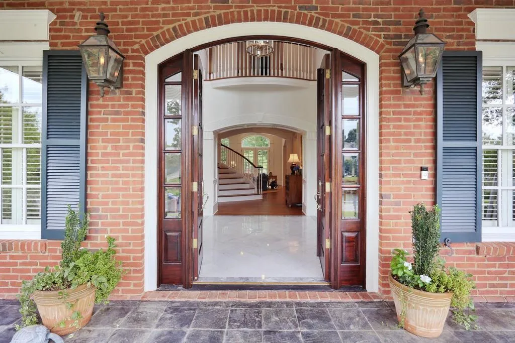 5475 Claire Rose Lane, Sandy Springs, Georgia 30327, 5 Bedrooms Bedrooms, ,6 BathroomsBathrooms,Residential,Sold,5475 Claire Rose Lane,6631058