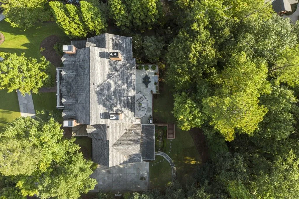 5475 Claire Rose Lane, Sandy Springs, Georgia 30327, 5 Bedrooms Bedrooms, ,6 BathroomsBathrooms,Residential,Sold,5475 Claire Rose Lane,6631058