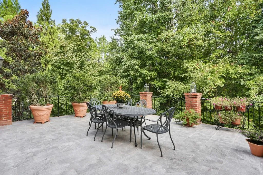 5475 Claire Rose Lane, Sandy Springs, Georgia 30327, 5 Bedrooms Bedrooms, ,6 BathroomsBathrooms,Residential,Sold,5475 Claire Rose Lane,6631058