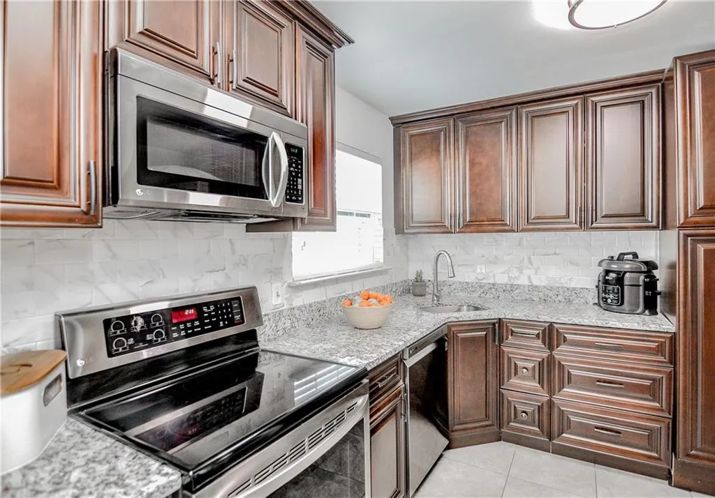 5619 Kingsport Drive Unit 9, Atlanta, Georgia 30342, 2 Bedrooms Bedrooms, ,1 BathroomBathrooms,Residential,Sold,5619 Kingsport Drive Unit 9,6801932