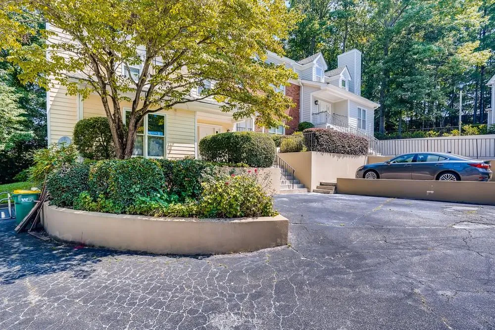 14 Forest Ridge Court, Sandy Springs, Georgia 30350, 3 Bedrooms Bedrooms, ,3 BathroomsBathrooms,Residential,Sold,14 Forest Ridge Court,6921312