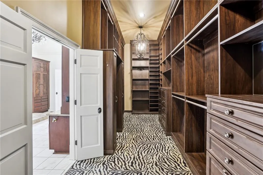 800 Marseilles Drive, Sandy Springs, Georgia 30327, 6 Bedrooms Bedrooms, ,5 BathroomsBathrooms,Residential,Sold,800 Marseilles Drive,7249296