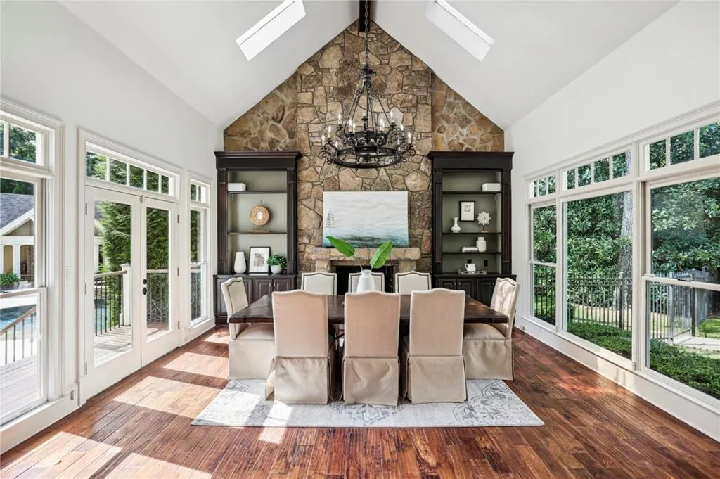 800 Marseilles Drive, Sandy Springs, Georgia 30327, 6 Bedrooms Bedrooms, ,5 BathroomsBathrooms,Residential,Sold,800 Marseilles Drive,7249296