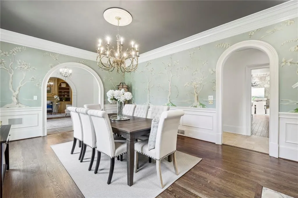 800 Marseilles Drive, Sandy Springs, Georgia 30327, 6 Bedrooms Bedrooms, ,5 BathroomsBathrooms,Residential,Sold,800 Marseilles Drive,7249296