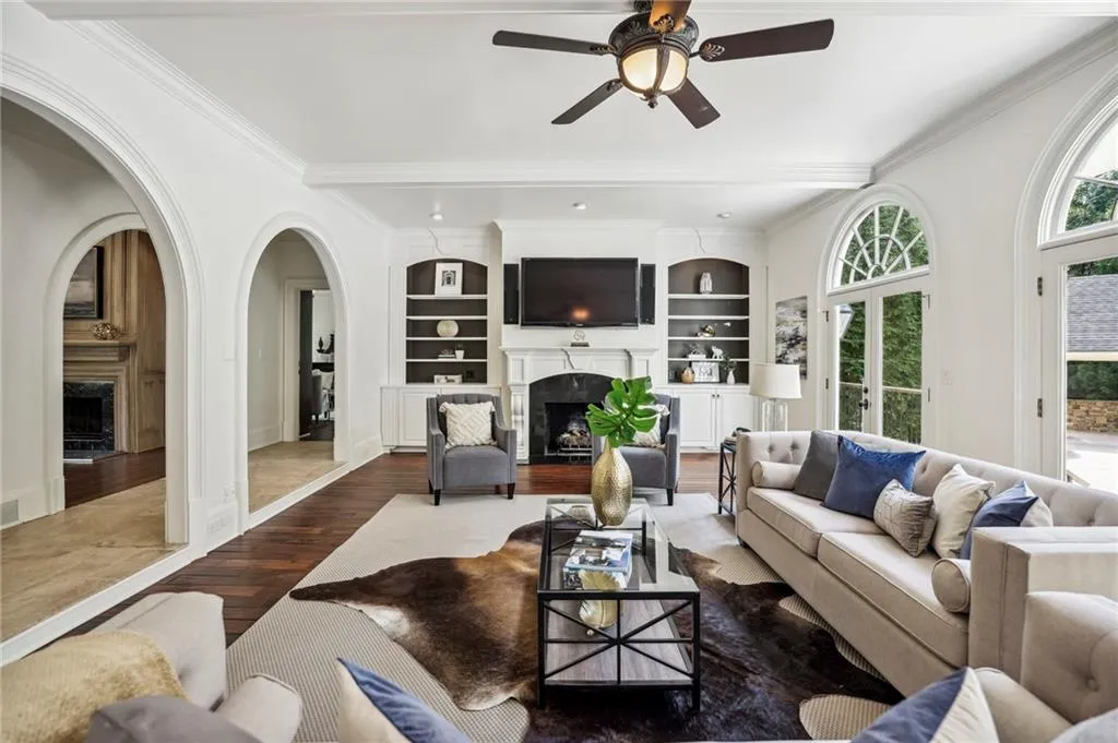 800 Marseilles Drive, Sandy Springs, Georgia 30327, 6 Bedrooms Bedrooms, ,5 BathroomsBathrooms,Residential,Sold,800 Marseilles Drive,7249296