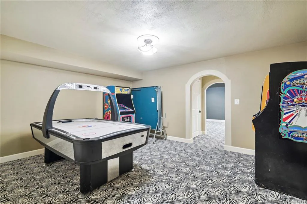 800 Marseilles Drive, Sandy Springs, Georgia 30327, 6 Bedrooms Bedrooms, ,5 BathroomsBathrooms,Residential,Sold,800 Marseilles Drive,7249296