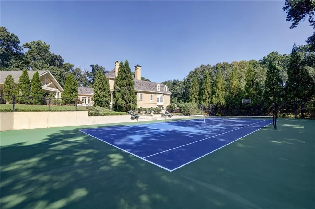 800 Marseilles Drive, Sandy Springs, Georgia 30327, 6 Bedrooms Bedrooms, ,5 BathroomsBathrooms,Residential,Sold,800 Marseilles Drive,7249296