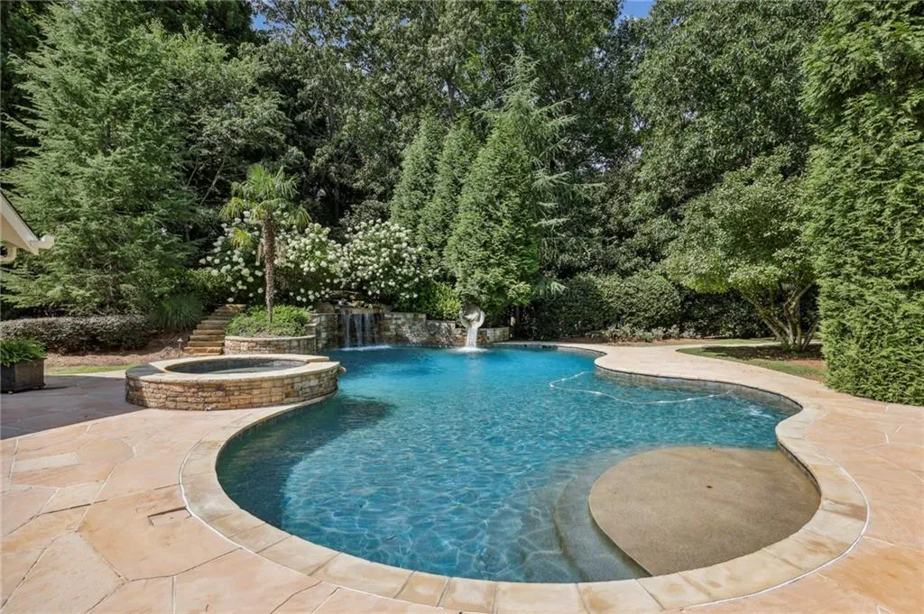 800 Marseilles Drive, Sandy Springs, Georgia 30327, 6 Bedrooms Bedrooms, ,5 BathroomsBathrooms,Residential,Sold,800 Marseilles Drive,7249296