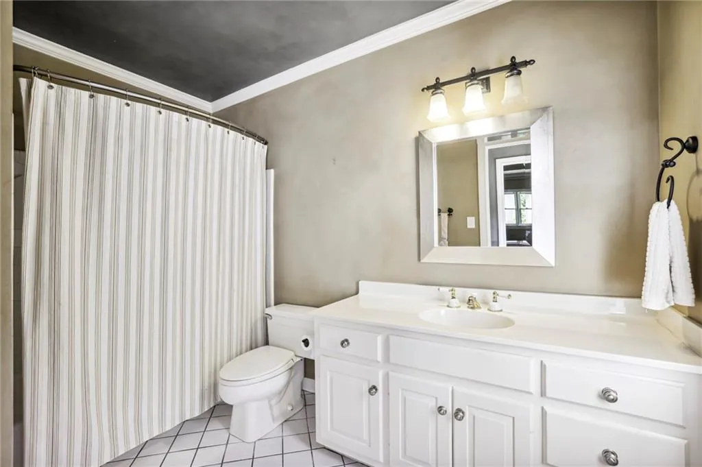 800 Marseilles Drive, Sandy Springs, Georgia 30327, 6 Bedrooms Bedrooms, ,5 BathroomsBathrooms,Residential,Sold,800 Marseilles Drive,7249296