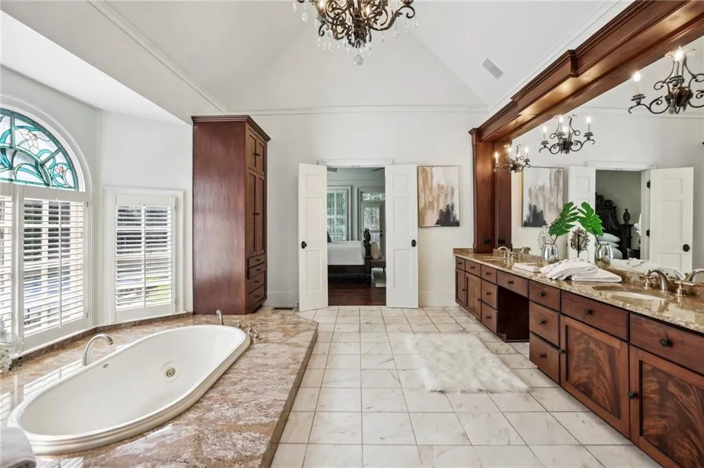 800 Marseilles Drive, Sandy Springs, Georgia 30327, 6 Bedrooms Bedrooms, ,5 BathroomsBathrooms,Residential,Sold,800 Marseilles Drive,7249296