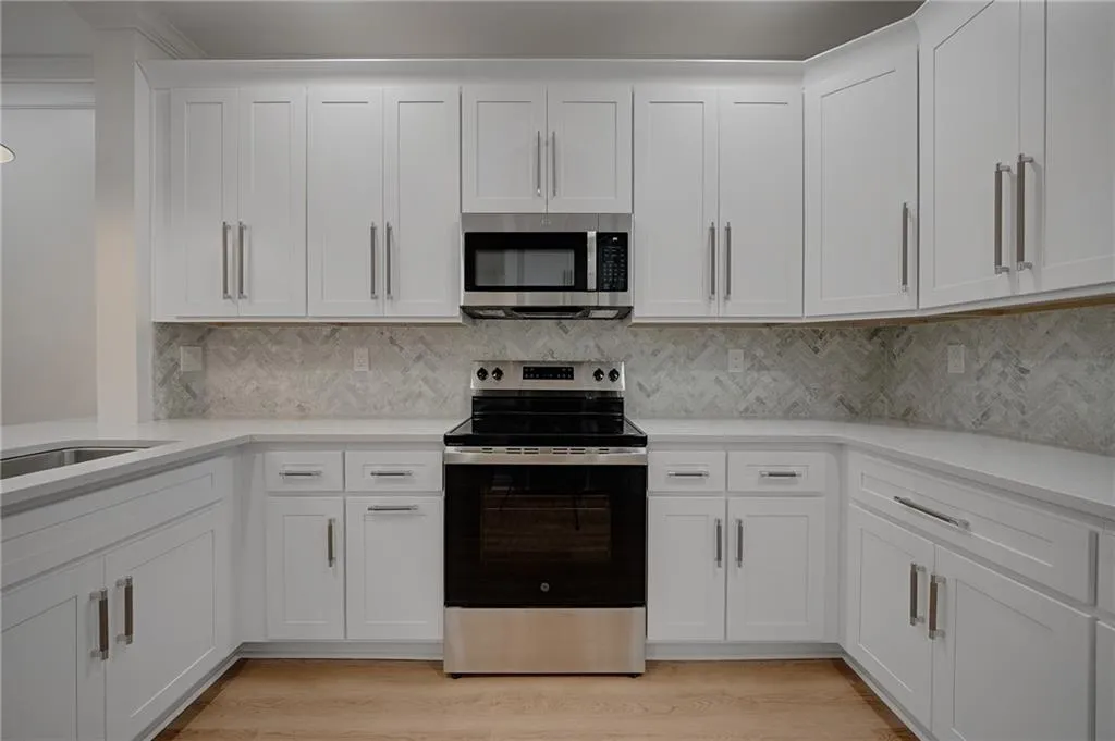5415 Northland Drive Ne Unit 308, Atlanta, Georgia 30342, 1 Bedroom Bedrooms, 0 ,1 BathroomBathrooms,Residential,For Sale,5415 Northland Drive Ne Unit 308,7821922
