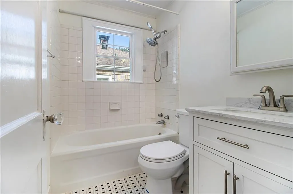 2511 Acorn Avenue Ne, Atlanta, Georgia 30305, 2 Bedrooms Bedrooms, ,1 BathroomBathrooms,Residential,For Sale,2511 Acorn Avenue Ne,7657802