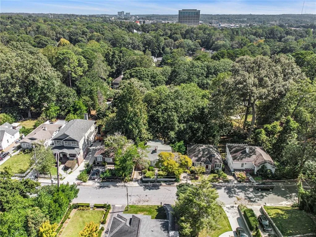2511 Acorn Avenue Ne, Atlanta, Georgia 30305, 2 Bedrooms Bedrooms, ,1 BathroomBathrooms,Residential,For Sale,2511 Acorn Avenue Ne,7657802