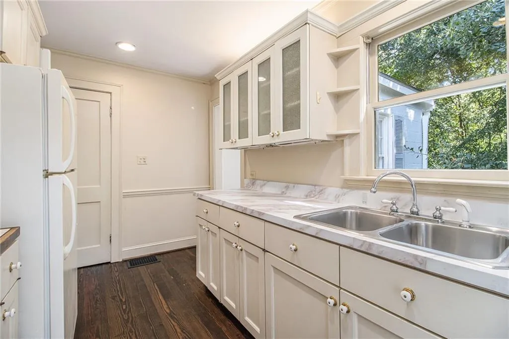 2511 Acorn Avenue Ne, Atlanta, Georgia 30305, 2 Bedrooms Bedrooms, ,1 BathroomBathrooms,Residential,For Sale,2511 Acorn Avenue Ne,7657802