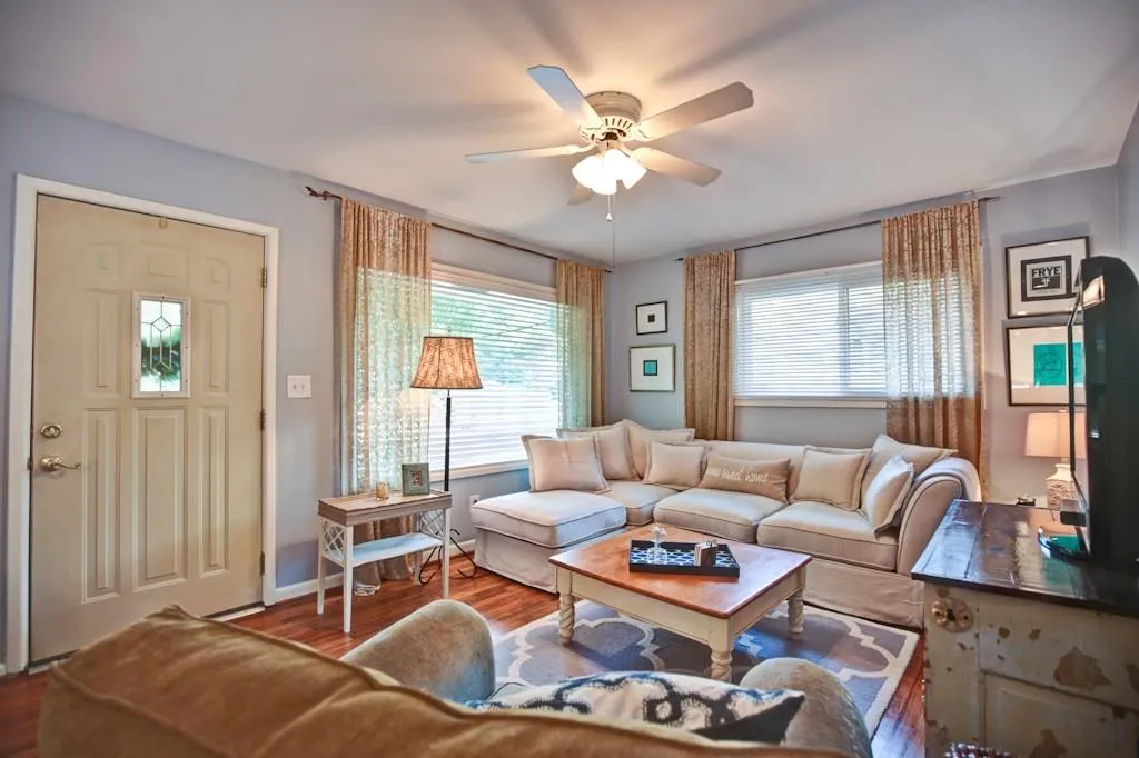 1204 Argonne Way Ne, Atlanta, Georgia 30324, 2 Bedrooms Bedrooms, ,2 BathroomsBathrooms,Residential,Sold,1204 Argonne Way Ne,5706673