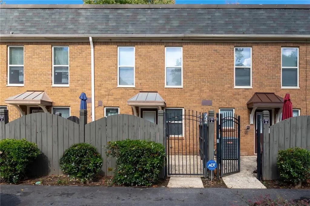 155 N River Drive Unit E, Sandy Springs, Georgia 30350, 2 Bedrooms Bedrooms, ,2 BathroomsBathrooms,Residential,Sold,155 N River Drive Unit E,7130368