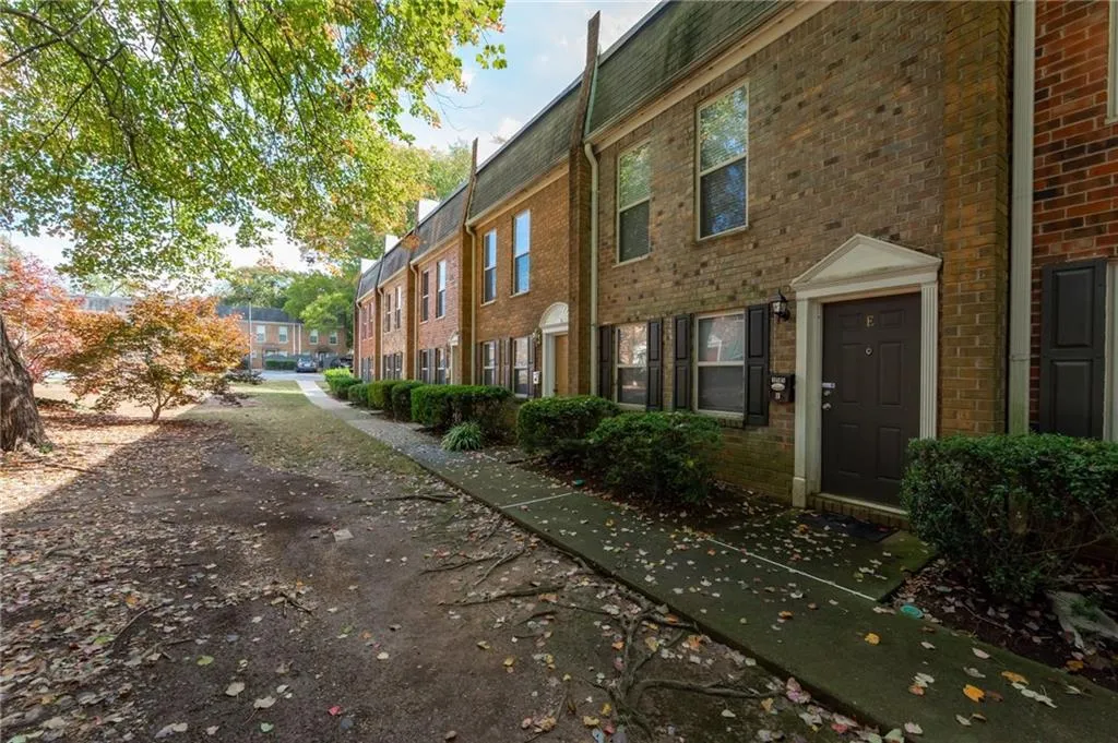 155 N River Drive Unit E, Sandy Springs, Georgia 30350, 2 Bedrooms Bedrooms, ,2 BathroomsBathrooms,Residential,Sold,155 N River Drive Unit E,7130368