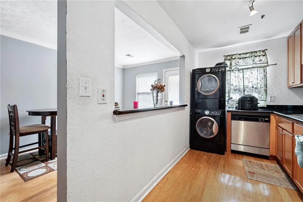 155 N River Drive Unit E, Sandy Springs, Georgia 30350, 2 Bedrooms Bedrooms, ,2 BathroomsBathrooms,Residential,Sold,155 N River Drive Unit E,7130368