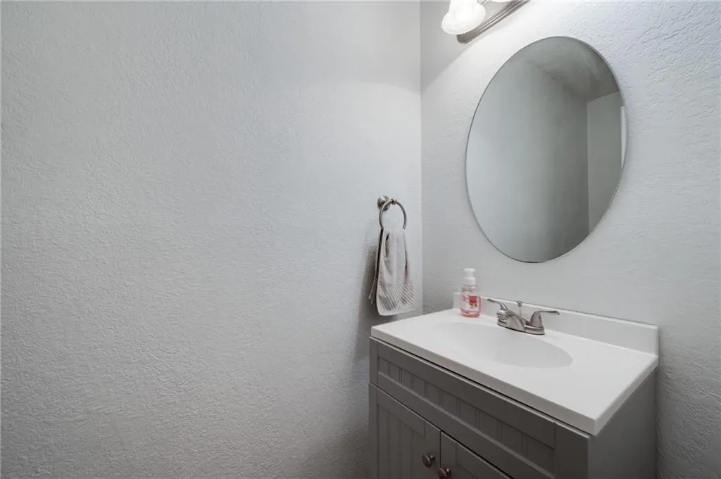 155 N River Drive Unit E, Sandy Springs, Georgia 30350, 2 Bedrooms Bedrooms, ,2 BathroomsBathrooms,Residential,Sold,155 N River Drive Unit E,7130368