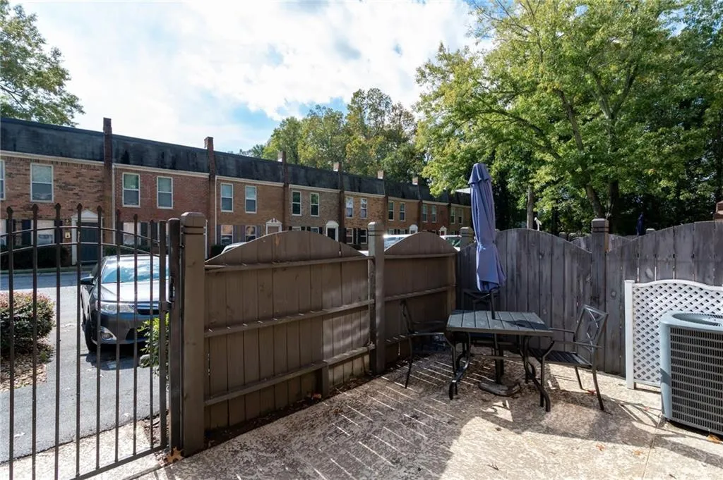 155 N River Drive Unit E, Sandy Springs, Georgia 30350, 2 Bedrooms Bedrooms, ,2 BathroomsBathrooms,Residential,Sold,155 N River Drive Unit E,7130368