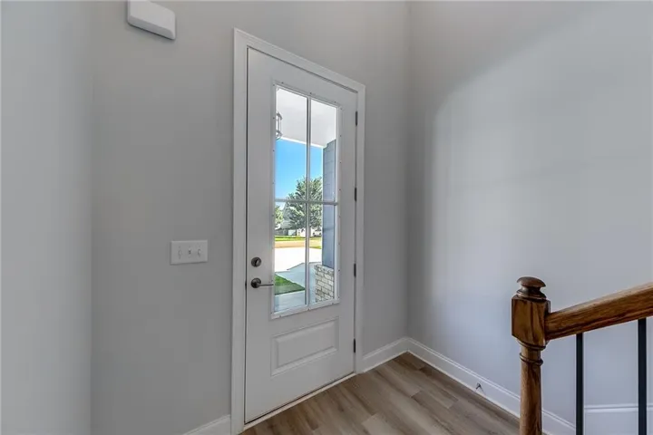 Beautiful 2 story entry foyer