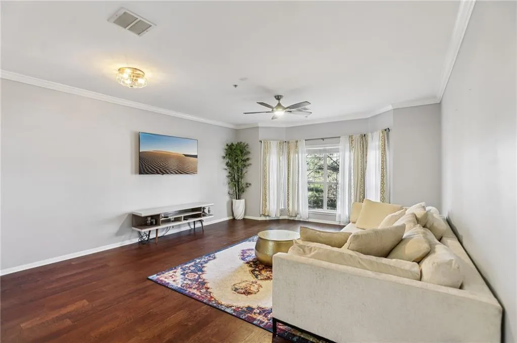 5641 Roswell Road Unit 201, Atlanta, Georgia 30342, 1 Bedroom Bedrooms, ,1 BathroomBathrooms,Residential,For Sale,5641 Roswell Road Unit 201,7704355