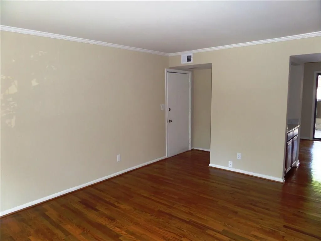 5614 Kingsport Drive Unit 14, Atlanta, Georgia 30342, 3 Bedrooms Bedrooms, ,2 BathroomsBathrooms,Residential,Sold,5614 Kingsport Drive Unit 14,6047352