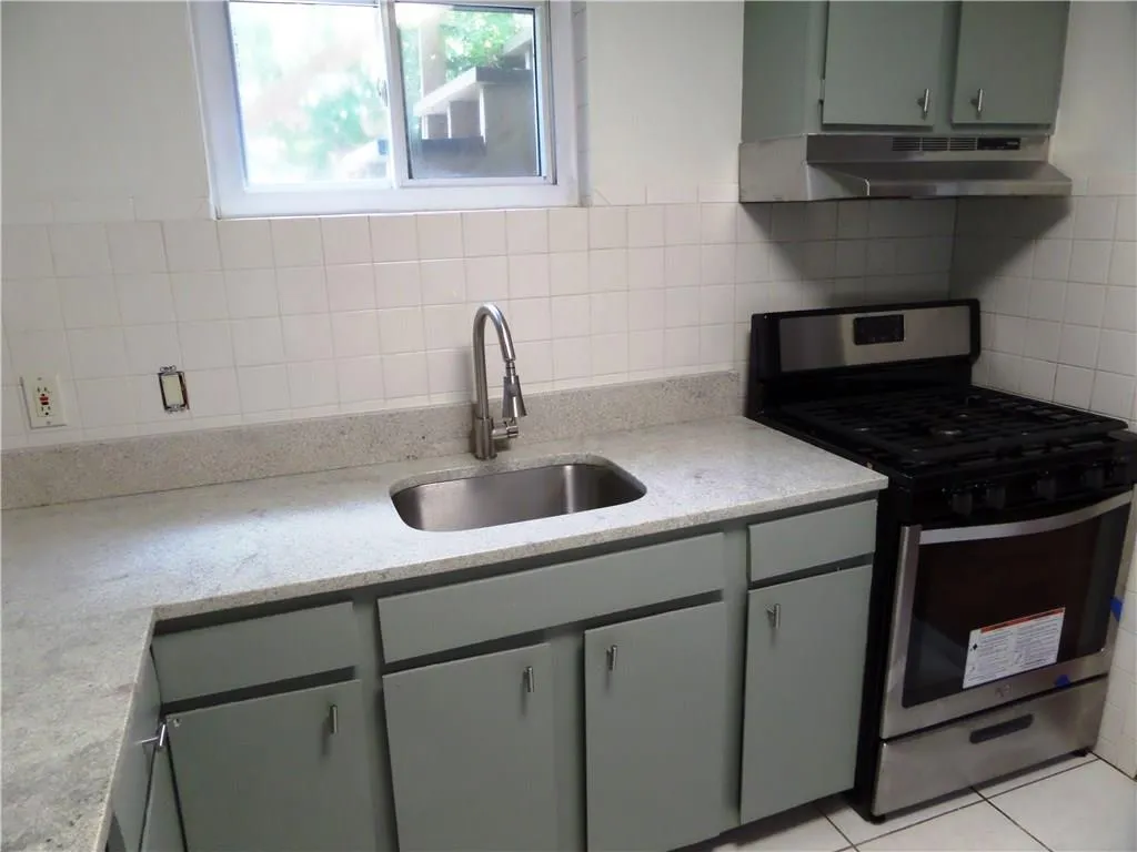 5614 Kingsport Drive Unit 14, Atlanta, Georgia 30342, 3 Bedrooms Bedrooms, ,2 BathroomsBathrooms,Residential,Sold,5614 Kingsport Drive Unit 14,6047352