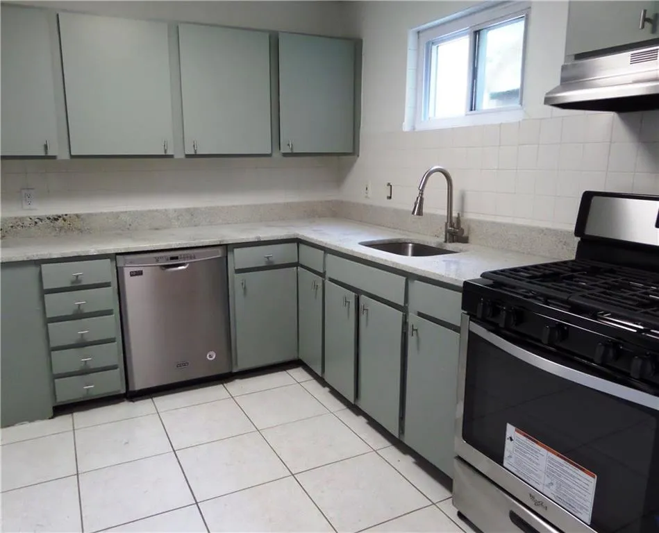 5614 Kingsport Drive Unit 14, Atlanta, Georgia 30342, 3 Bedrooms Bedrooms, ,2 BathroomsBathrooms,Residential,Sold,5614 Kingsport Drive Unit 14,6047352