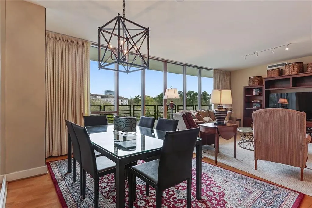 700 Park Regency Place Ne Unit 706, Atlanta, Georgia 30326, 2 Bedrooms Bedrooms, ,2 BathroomsBathrooms,Residential,Sold,700 Park Regency Place Ne Unit 706,6520855
