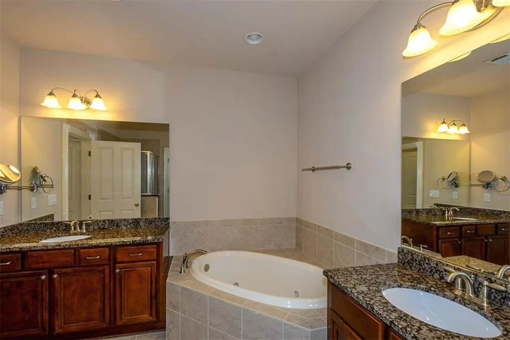 8015 Glisten Avenue, Atlanta, Georgia 30328, 3 Bedrooms Bedrooms, ,2 BathroomsBathrooms,Residential,Sold,8015 Glisten Avenue,6713182